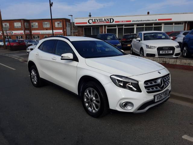 Mercedes-Benz GLA 1.6 GLA 200 SE 5dr Estate Petrol White