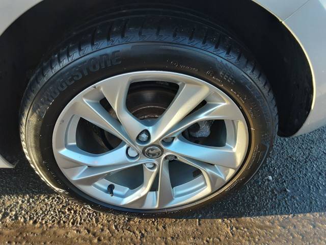 2017 Vauxhall Astra 1.4T 16V 150 SRi 5dr