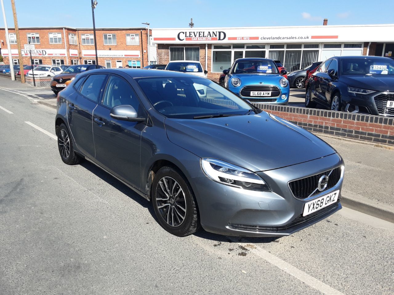 2018 Volvo V40