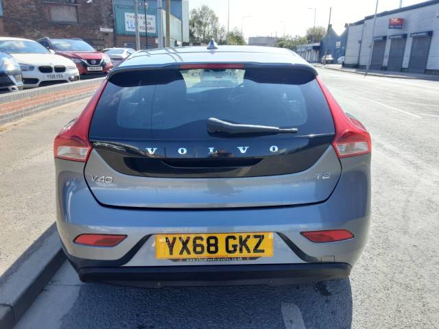 2018 Volvo V40 2.0 T2 [122] Momentum 5dr