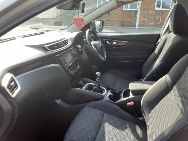 2015 Nissan Qashqai 1.5 dCi N-Tec+ 5dr