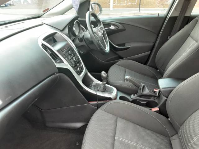 2015 Vauxhall Astra 1.6i 16V SRi 5dr