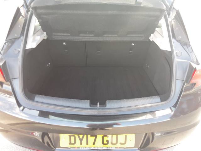 2017 Vauxhall Astra 1.4T 16V 125 Design 5dr