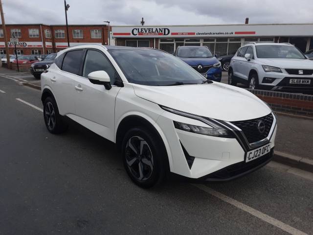 Nissan Qashqai 1.3 DiG-T MH N-Connecta 5dr Hatchback Petrol White